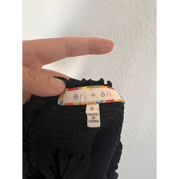 Black Off-Shoulder Women's Top - Picture 11 of 12